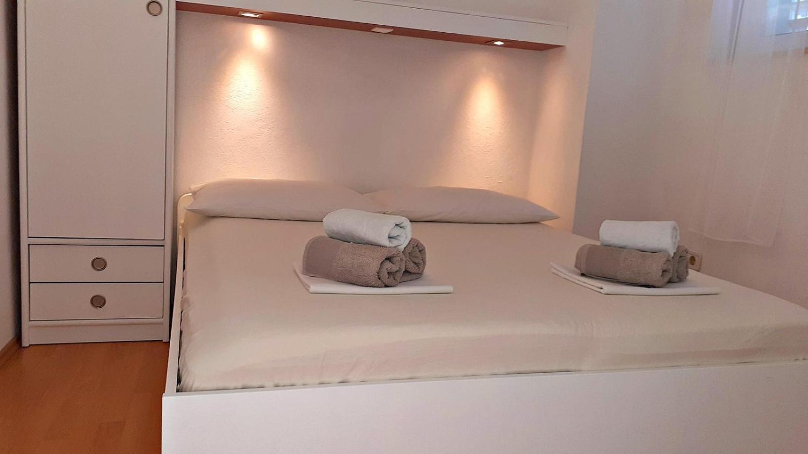 Apartments Villa Bonaca Baška Voda Стая снимка