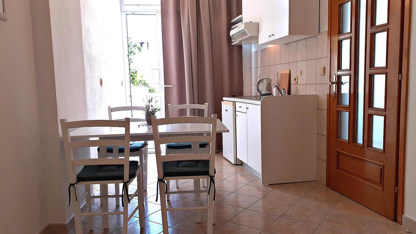 Apartments Villa Bonaca Baška Voda Стая снимка
