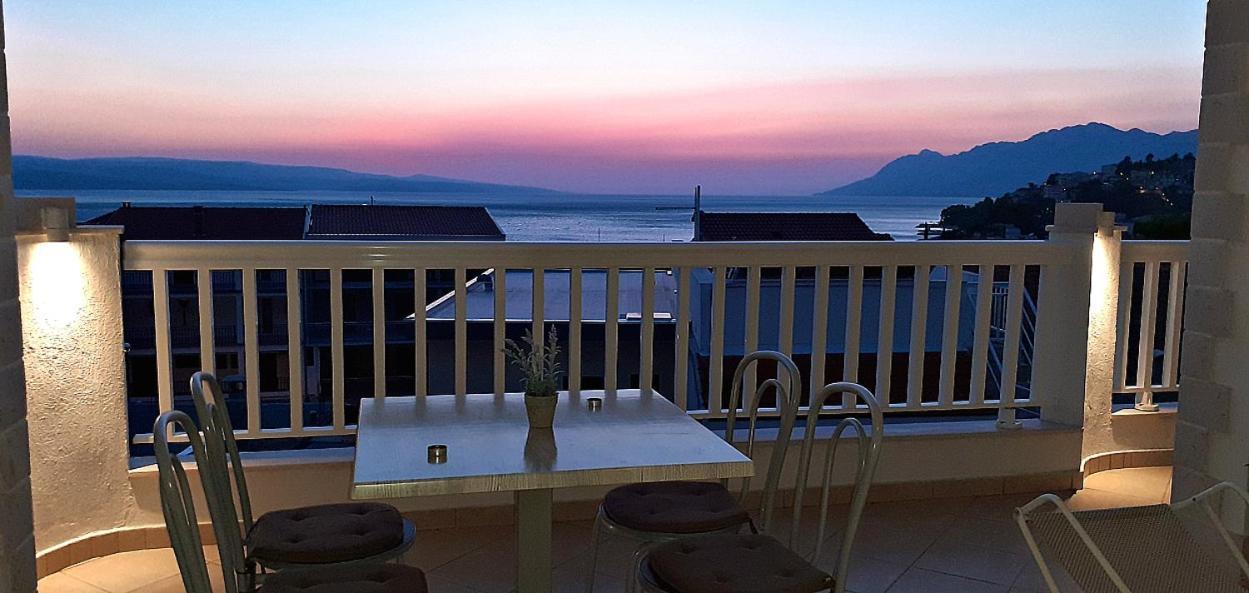 Apartments Villa Bonaca Baška Voda Стая снимка