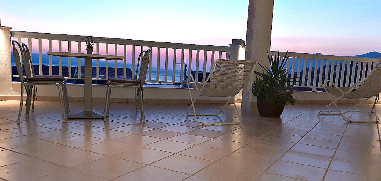 Apartments Villa Bonaca Baška Voda Стая снимка
