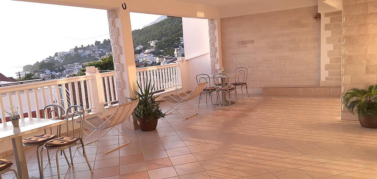 Apartments Villa Bonaca Baška Voda Стая снимка