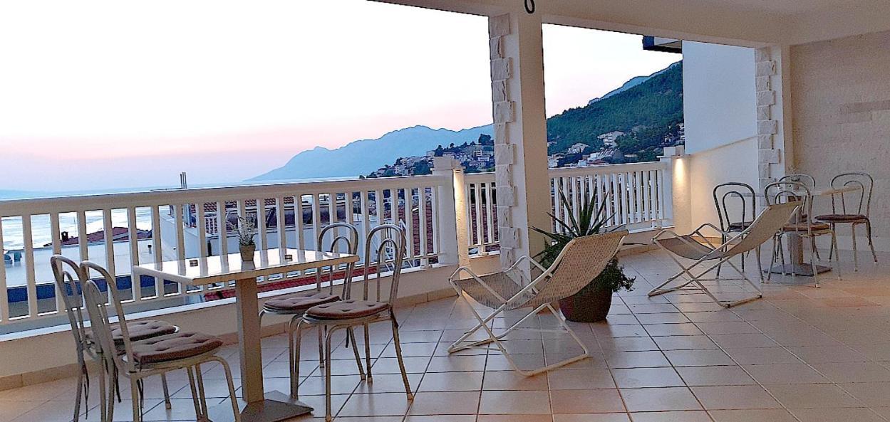 Apartments Villa Bonaca Baška Voda Стая снимка