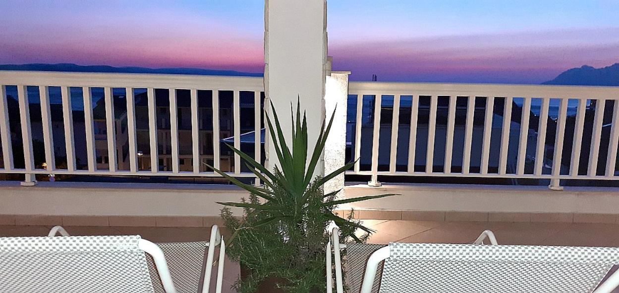 Apartments Villa Bonaca Baška Voda Стая снимка