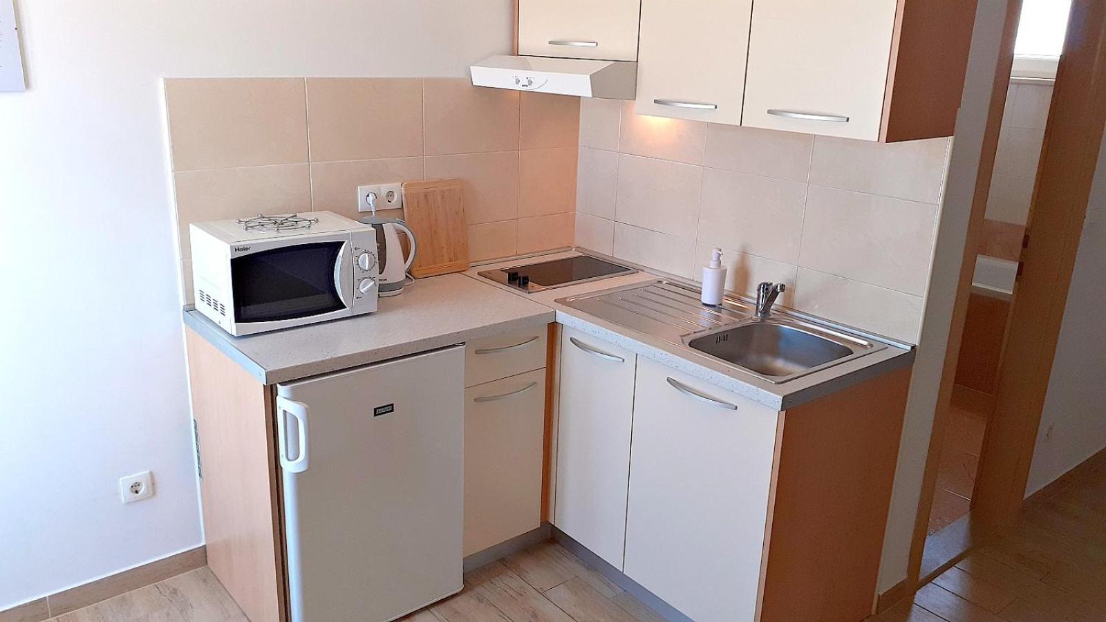 Apartments Villa Bonaca Baška Voda Стая снимка