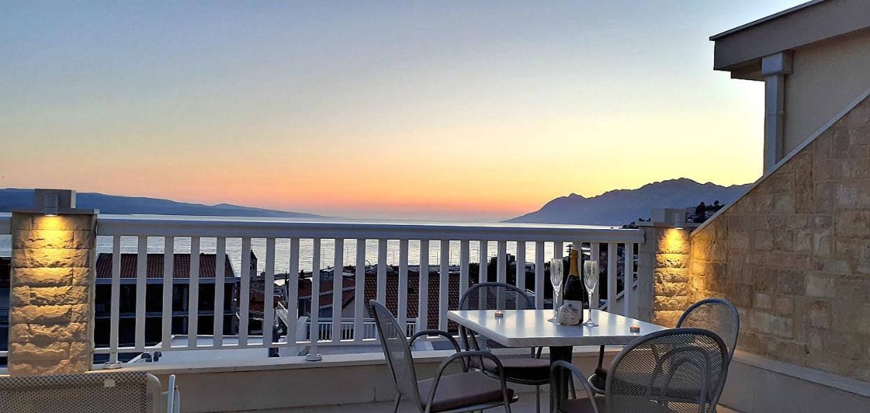 Apartments Villa Bonaca Baška Voda Стая снимка